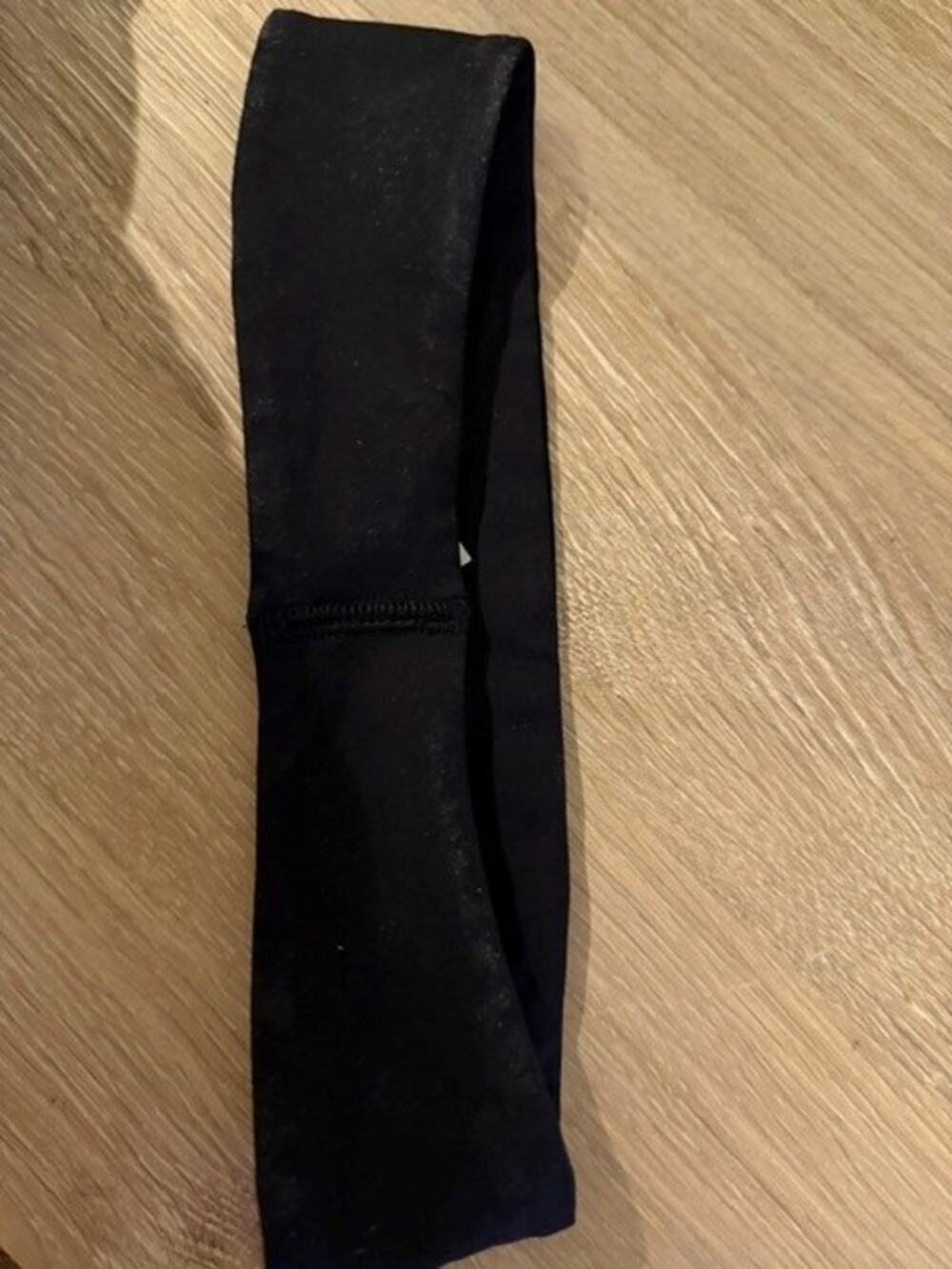 Lululemon Fly Away Tamer Headband in Black